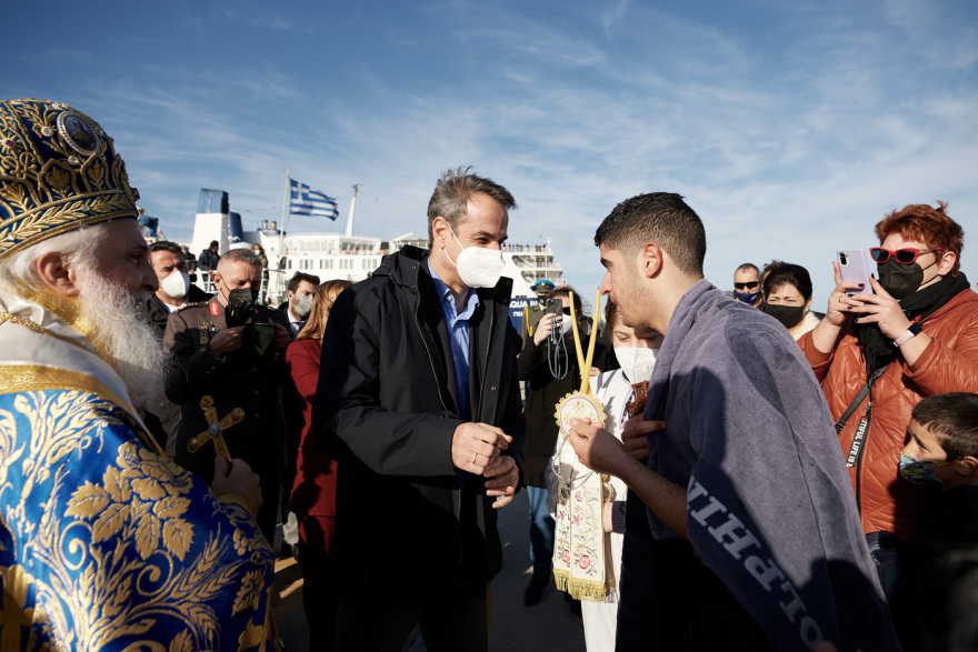 Μητσοτάκης από Λήμνο: Aπό τους διασωληνωμένους αυτή τη στιγμή το 86% είναι ανεμβολίαστοι