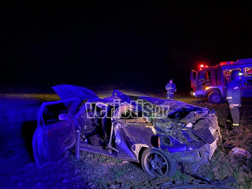 Θανατηφόρο τροχαίο έξω από τη Βέροια - Νεκρός ένας 20χρονος, άλλοι δυο τραυματίες