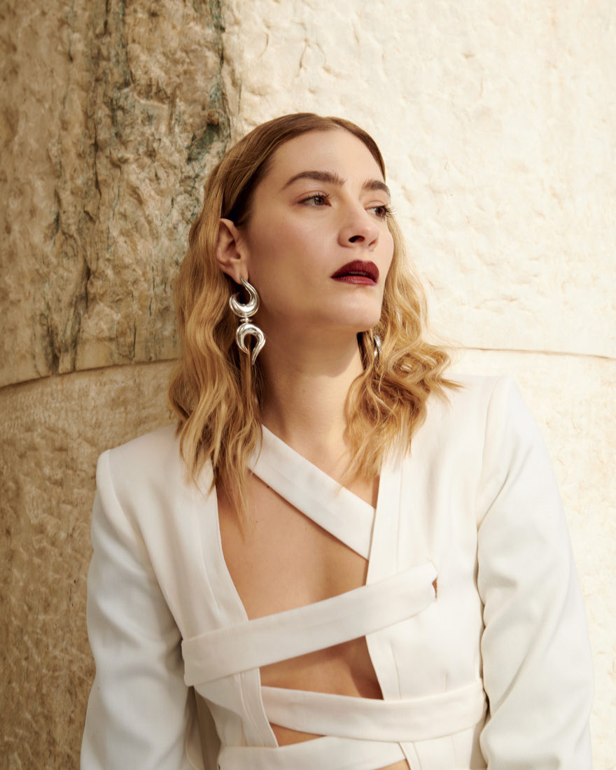 Ισμήνη Παπαβλασοπούλου: «Το μόντελινγκ ήταν το εισιτήριο για την ανεξαρτησία μου»