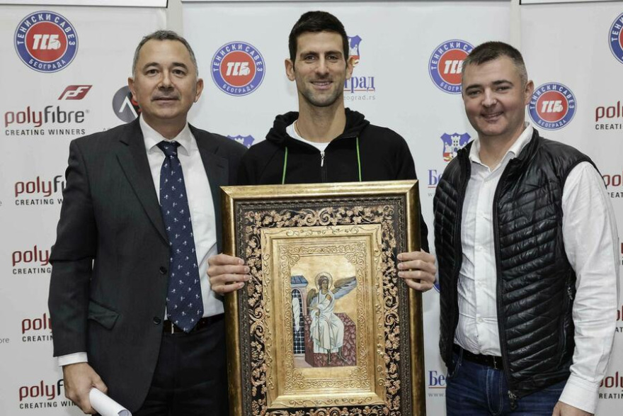 Ο Τζόκοβιτς ισχυρίζεται ότι βγήκε θετικός στις 16 Δεκεμβρίου και την ίδια ημέρα παρέστη σε βράβευσή του 