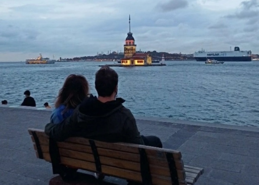 Κως: Ενταφιάστηκε η νεαρή Τουρκάλα που πνίγηκε σε ναυάγιο μαζί με τον σύζυγό της