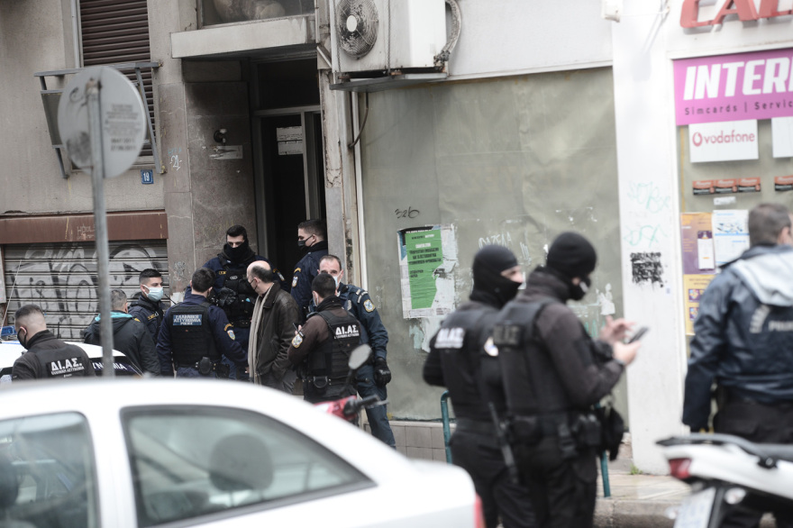 Συναγερμός στην Κυψέλη: Συνελήφθη άνδρας που βγήκε από το διαμέρισμά του και άρχισε να πυροβολεί