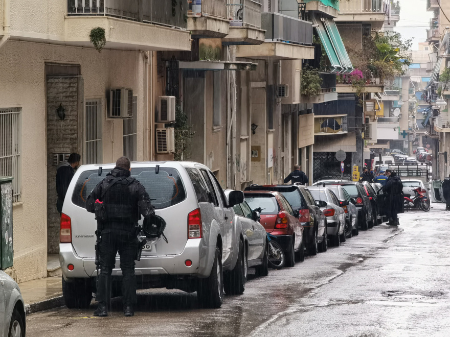 Συναγερμός στην Κυψέλη: Συνελήφθη άνδρας που βγήκε από το διαμέρισμά του και άρχισε να πυροβολεί