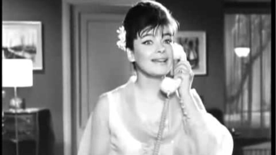 Τζένη Καρέζη: Η πανέμορφη δεσποινίδα που έγινε η Κυρία του θεάτρου και του σινεμά