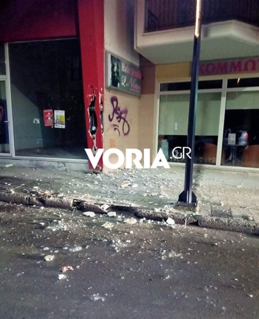 Σεισμός 5,3 Ρίχτερ στη Φλώρινα: Αναστατωμένοι οι κάτοικοι, έπεσαν σοβάδες από κτίρια σε αυτοκίνητα, έσπασαν τζαμαρίες