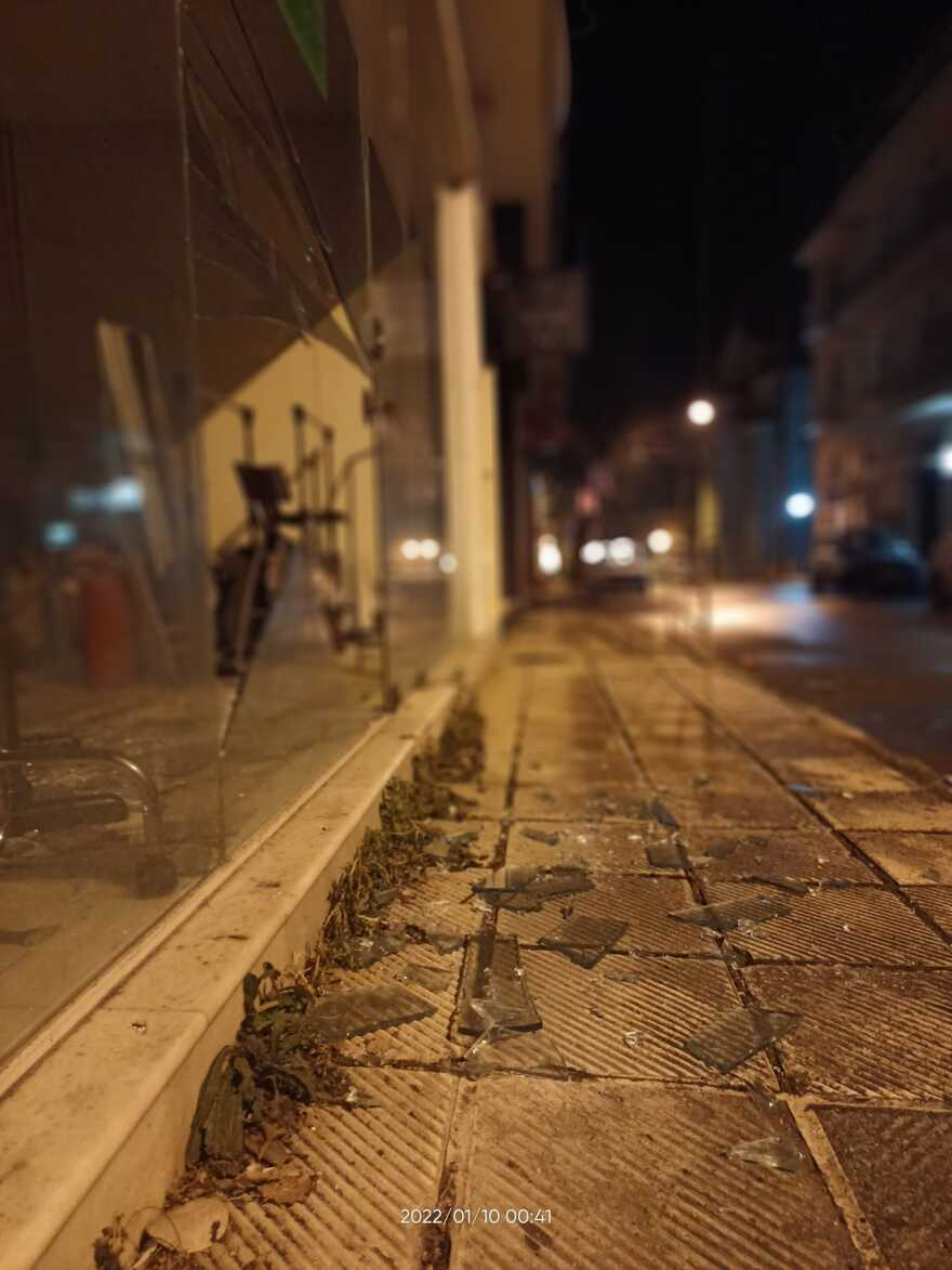 Σεισμός στη Φλώρινα: Μικρές ζημιές από τα 5,3 Ρίχτερ που έβγαλαν στους δρόμους τους κατοίκους της πόλης - Δείτε βίντεο και φωτογραφίες