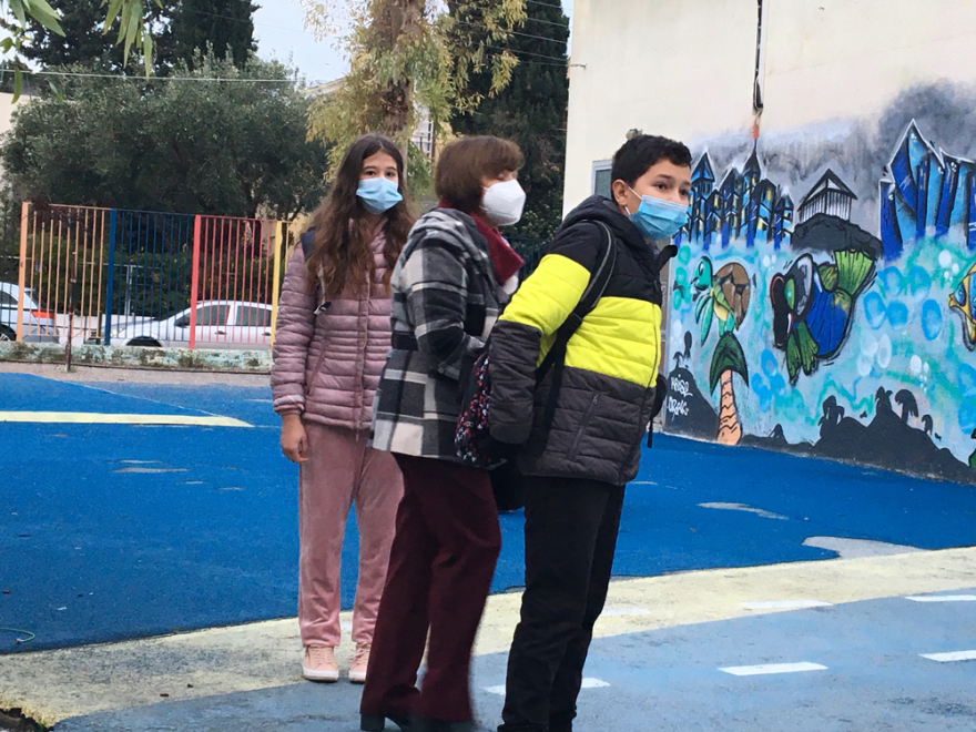 Άνοιγμα σχολείων: Τι πρέπει να κάνουν οι γονείς σε περίπτωση θετικού self test