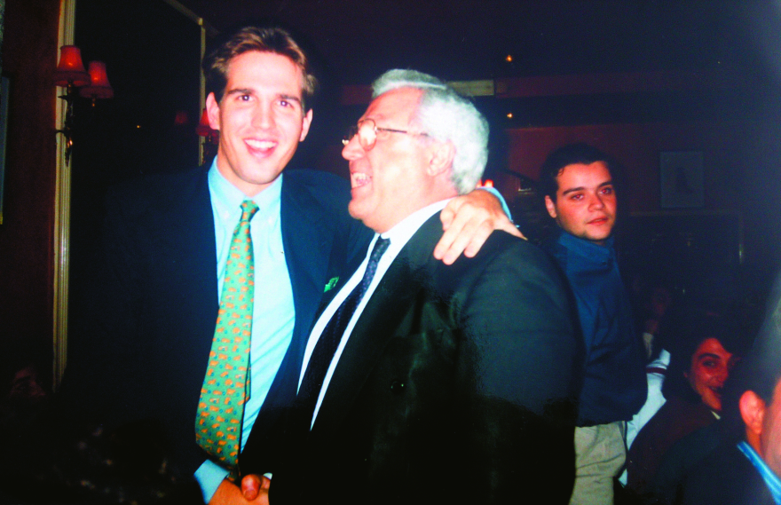 Γιώργος Καραγιώργης, o γλεντζές του «Elysee» που έκανε Eλλάδα...  το Λονδίνο