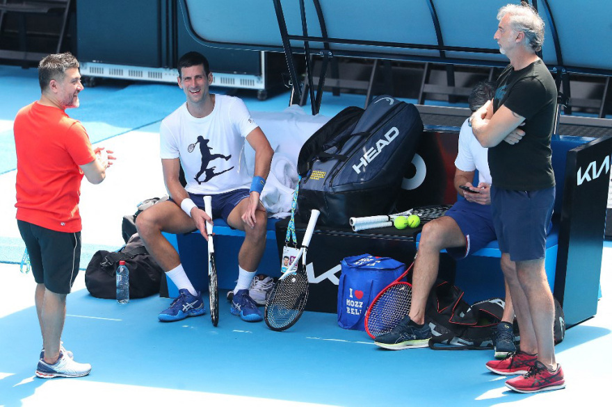 Τζόκοβιτς: Παραδέχθηκε ότι γνώριζε πως είχε κορωνοϊό και πήγε για... συνέντευξη και φωτογράφιση