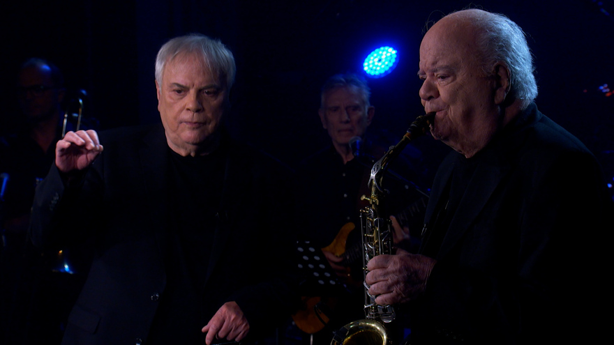 Γιώργος Κατσαρός: Ο μεγάλος μαέστρος του ελληνικού πενταγράμμου έρχεται στο «Σπίτι με το MEGA»