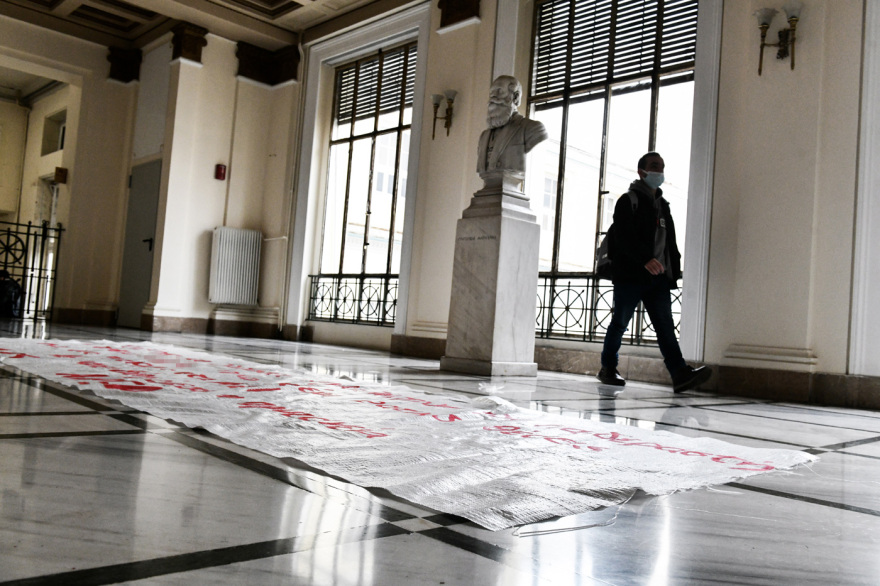 ΑΣΟΕΕ: Συνελήφθησαν έξι άτομα την ώρα που προσπαθούσαν να «στήσουν» στέκι