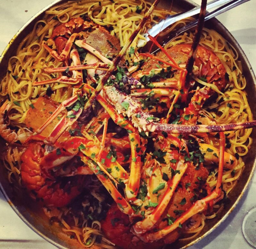 Από την «Μπόμπενα» στο MasterChef: Η ιστορία του Δημήτρη Ταϊρίδη και της θρυλικής ψαροταβέρνας της Καισαριανής