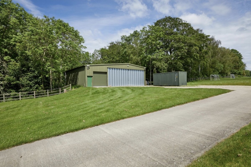 Κοψοχρονιά λόγω... φαντάσματος πούλησε το αρχοντικό του ο Ρόμπι Γουίλιαμς στη βρετανική εξοχή