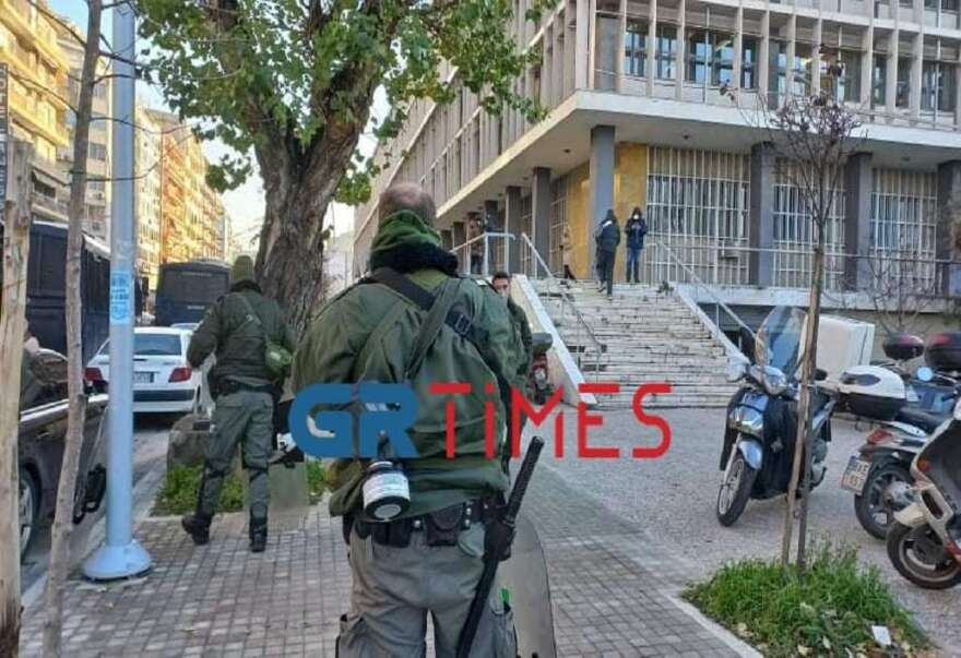 Εκκένωση νέας κατάληψης στο ΑΠΘ: Στον εισαγγελέα οι 15 συλληφθέντες