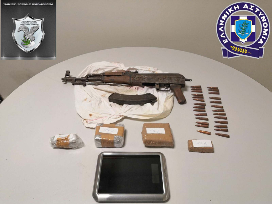 Συνελήφθη 57χρονος με 30 κιλά χασίς κι ένα καλάσνικοφ στη Θεσσαλονίκη