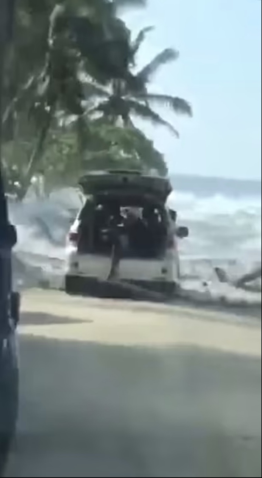 Έκρηξη ηφαιστείου στην Τόνγκα: Κύματα τσουνάμι μισού μέτρου στις ακτές 