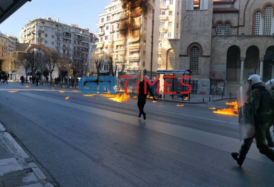 Θεσσαλονίκη: Επεισόδια μετά την πορεία των αντιεξουσιαστών για την κατάληψη στο ΑΠΘ