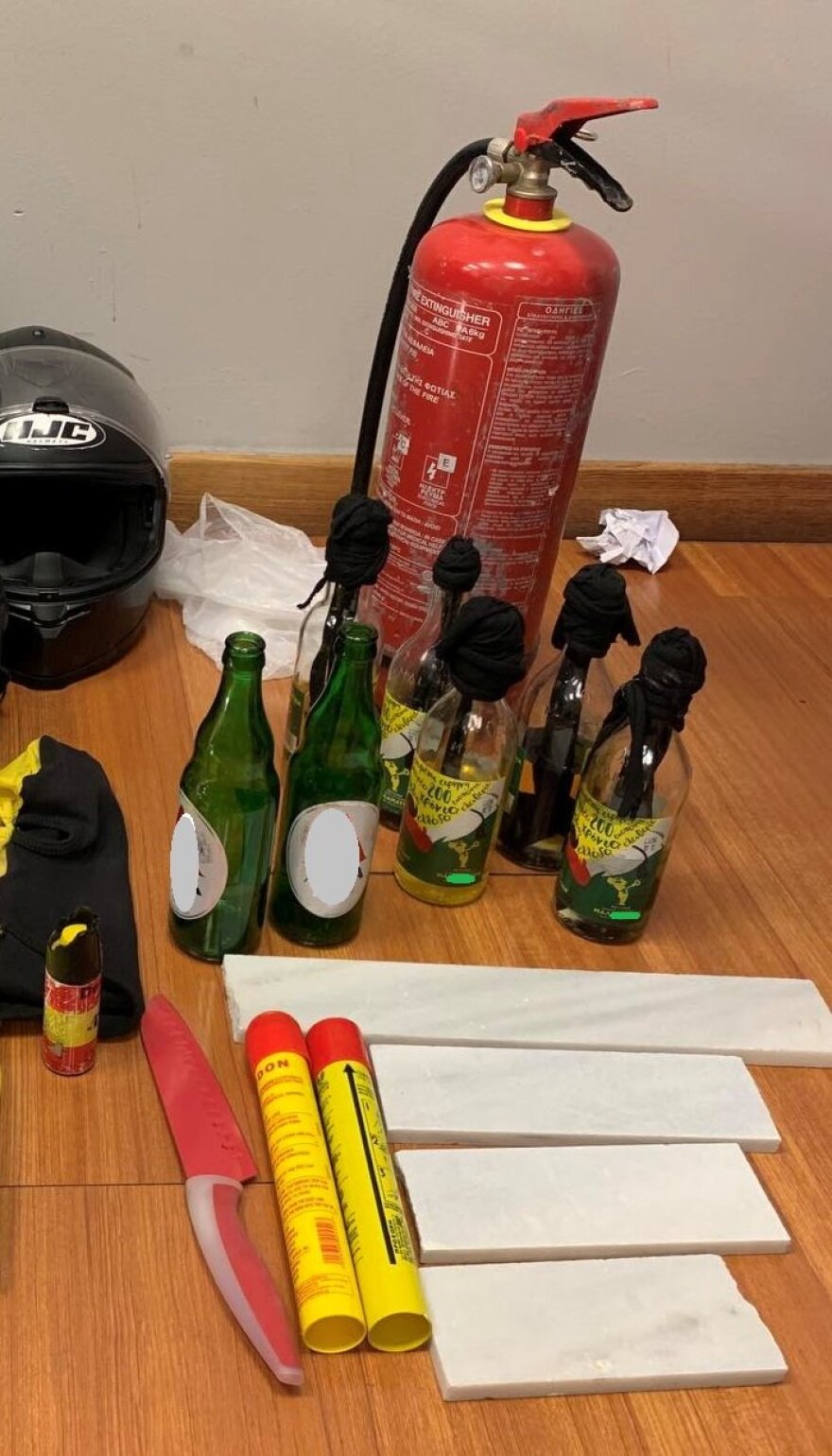 Δεκαπέντε συλλήψεις πριν τον αγώνα του Απόλλωνα Σμύρνης με τον Άρη - Κατασχέθηκαν λοστοί και τσεκούρια