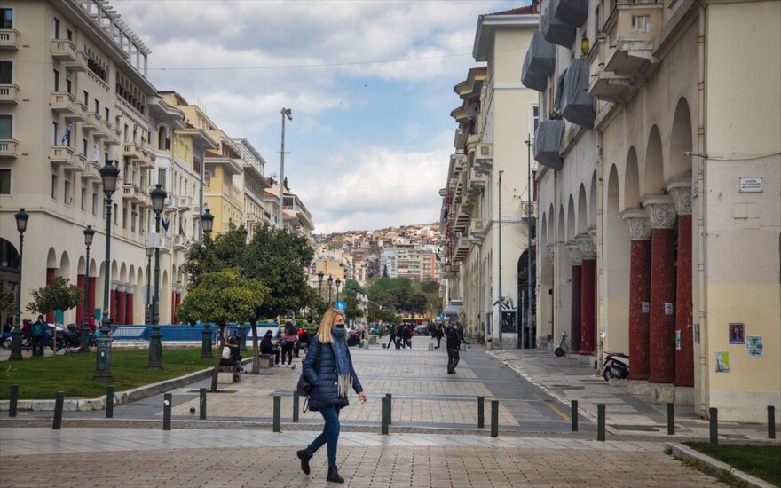 Τριάντα χρόνια τώρα «ανοιγοκλείνουν» τα μαγαζιά τις Κυριακές