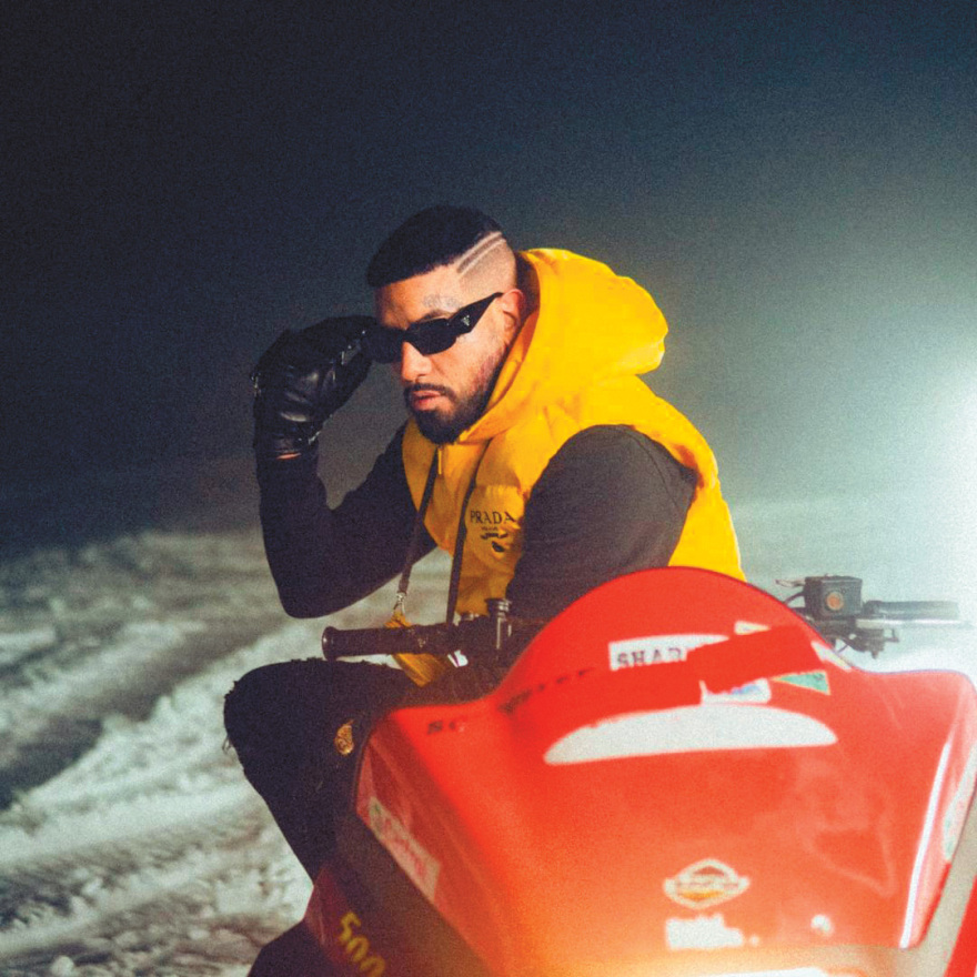 Snik: 5,3 εκατ. views για τα «Chinchilla» της χυδαιότητας και του μισογυνισμού