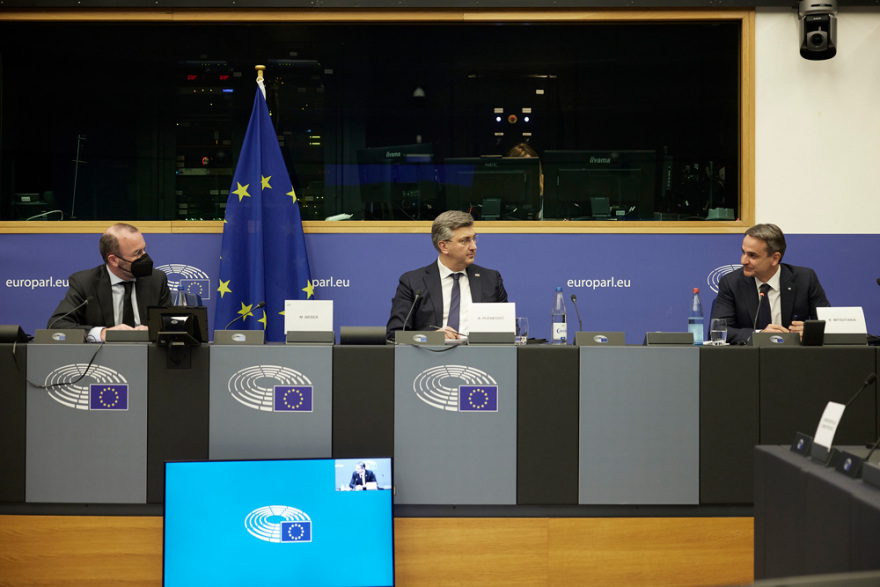 Ο Μητσοτάκης στους ευρωβουλευτές του ΕΛΚ: Στερείται σοβαρότητας η τουρκική ρητορική για την Ελλάδα 