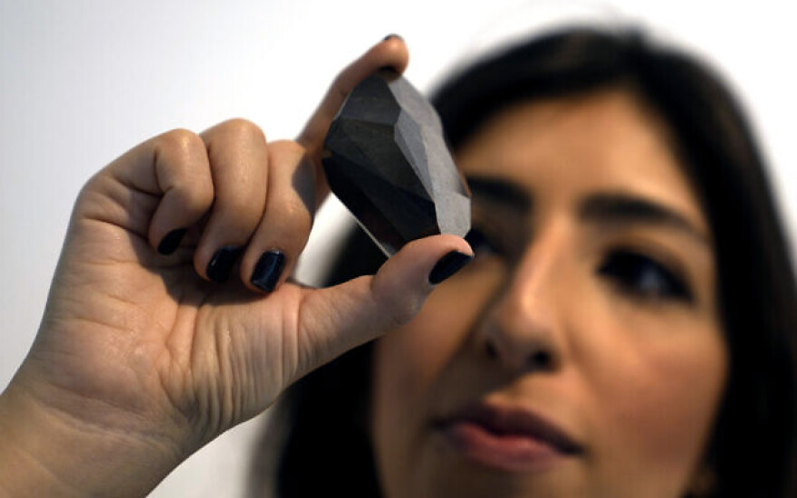 «Εξωγήινο» διαμάντι 555 καρατίων βγαίνει σε δημοπρασία και «πιάνει» πάνω από 6 εκατ. δολάρια - Προστατεύει από το... κακό μάτι