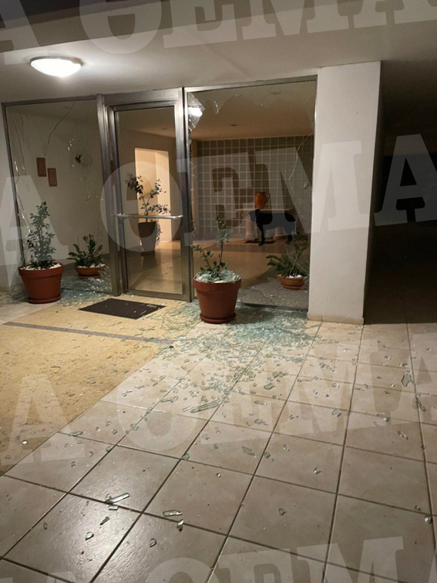 Έκρηξη σε συγκρότημα κατοικιών στη Γλυφάδα 