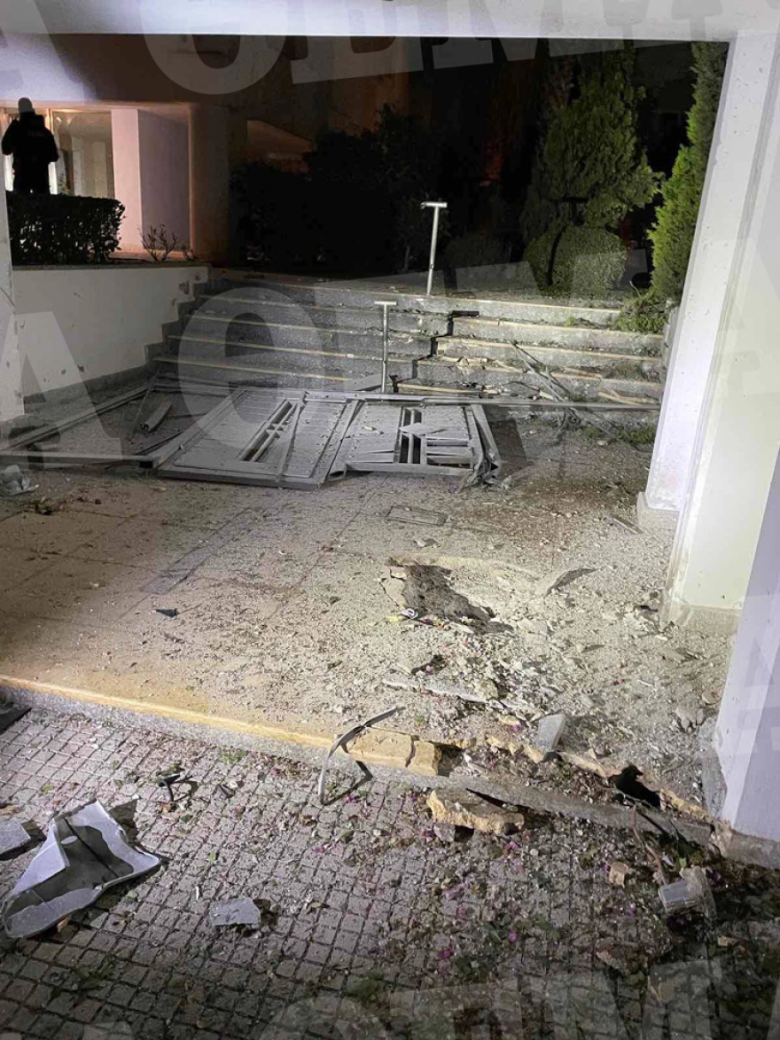 Τους «βομβιστές της Γλυφάδας» ψάχνει η Δίωξη Εκβιαστών - Τι ερευνά 