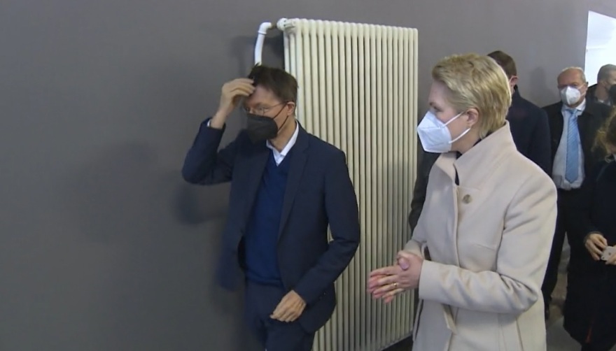 Κορωνοϊός - Γερμανία: Ο υπουργός Υγείας Καρλ Λάουτερμπαχ εμβολίασε δυο ανήλικα αδέρφια κατά της Covid