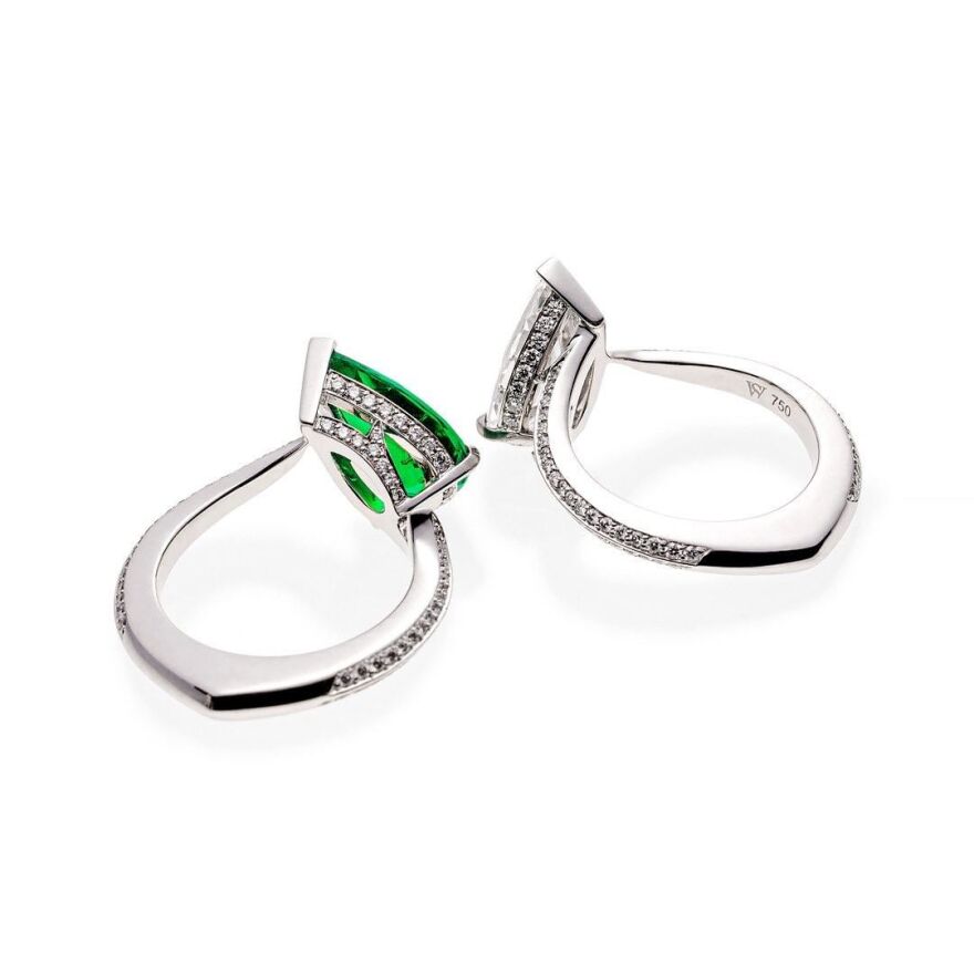 Ο Μασίν Γκαν Κέλι σχεδίασε με τέτοιο τρόπο το μονόπετρο της Μέγκαν Φοξ, ώστε να πονέσει αν προσπαθήσει να το βγάλει