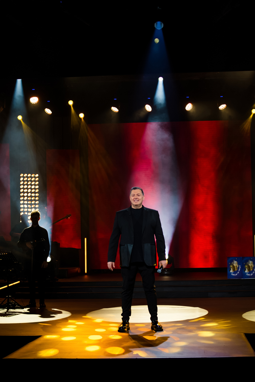 Ο Νίκος Μακρόπουλος έρχεται στο «Σπίτι με το MEGA» για μια βραδιά με αυθεντικό λαϊκό τραγούδι