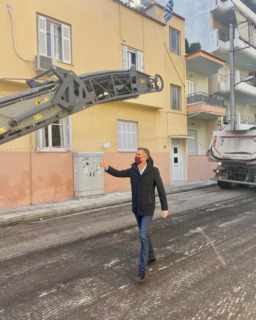 Μπακογιάννης: Πραγματοποίησε αυτοψία στο μεγάλο έργο ασφαλτόστρωσης στα Κάτω Πατήσια (φωτογραφίες)