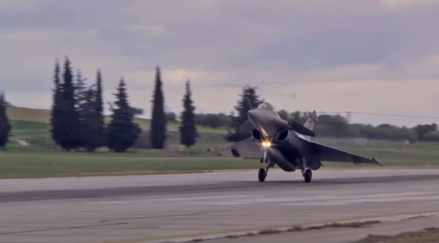  Έφτασαν στην Τανάγρα τα πρώτα Rafale από τη Γαλλία - Πέταξαν πάνω από την Ακρόπολη