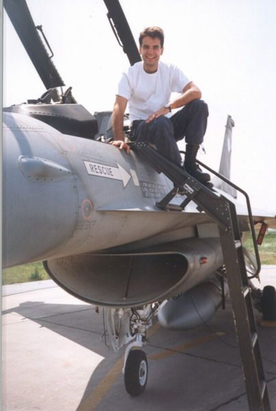 O Μητσοτάκης στο cockpit μαχητικού 30 χρόνια πριν τα Rafale - Δείτε φωτογραφίες