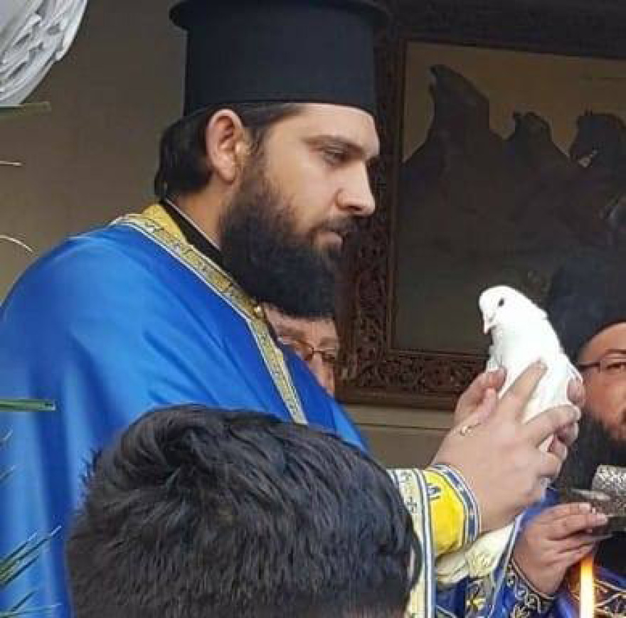 Την έβαζε να εξομολογηθεί και μετά τη βίαζε: Σοκάρουν οι αποκαλύψεις για τον βιαστή με τα ράσα