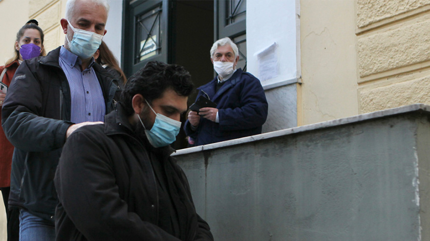 Την έβαζε να εξομολογηθεί και μετά τη βίαζε: Σοκάρουν οι αποκαλύψεις για τον βιαστή με τα ράσα