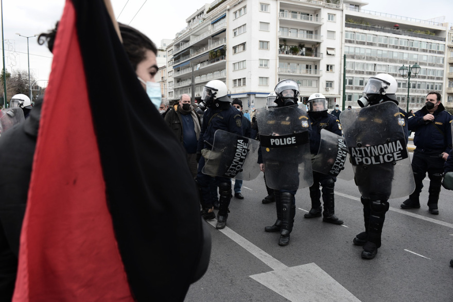 Συγκέντρωση διαμαρτυρίας στο Σύνταγμα ενάντια στα μέτρα για την πανδημία