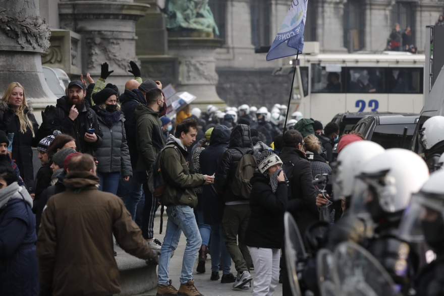 Βέλγιο: Επεισόδια σε διαδήλωση κατά των μέτρων για την πανδημία  
