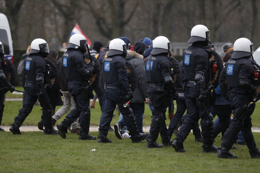 Βέλγιο: Επεισόδια σε διαδήλωση κατά των μέτρων για την πανδημία  
