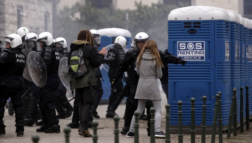 Βέλγιο: Επεισόδια σε διαδήλωση κατά των μέτρων για την πανδημία  