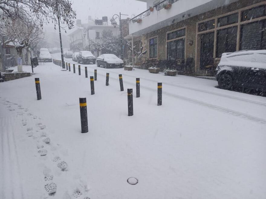 Κακοκαιρία «Ελπίς»: Ντύθηκε στα λευκά η Κρήτη, δείτε φωτογραφίες