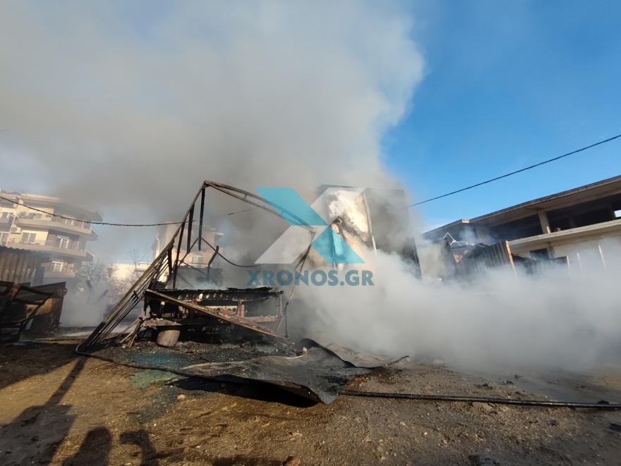 Κομοτηνή: Φωτιά ξέσπασε στον οικισμό Αλάν Κογιού - Δείτε βίντεο και φωτογραφίες