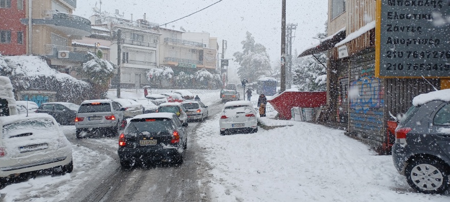 Κακοκαιρία «Ελπίς»: Χιόνια στο Σύνταγμα - Μαγικές εικόνες από το κέντρο της Αθήνας