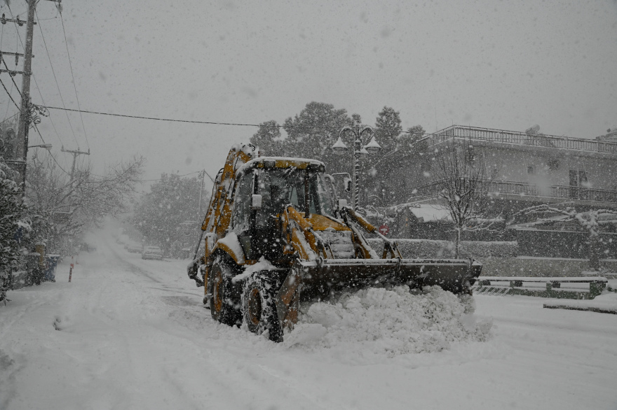 Κακοκαιρία «Ελπίς»: Χιόνια στο Σύνταγμα - Μαγικές εικόνες από το κέντρο της Αθήνας