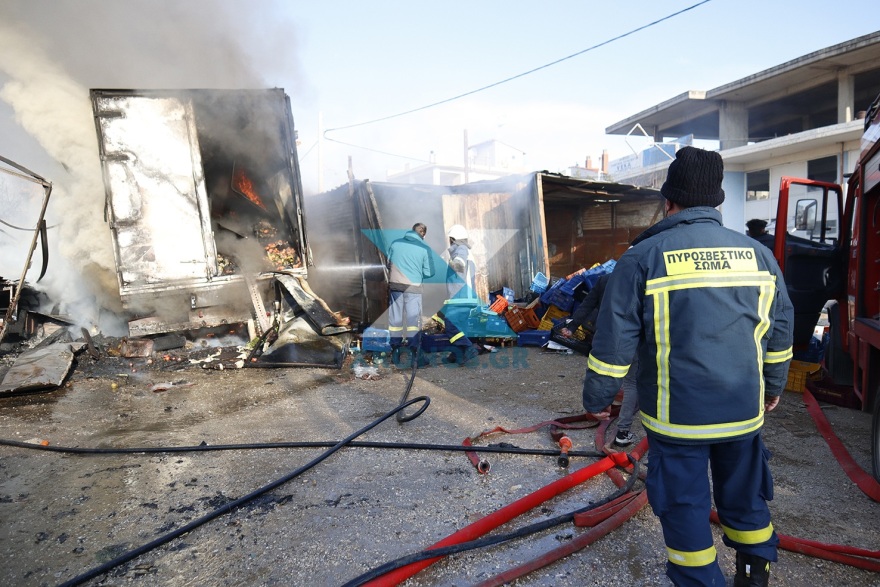 Κομοτηνή: Φωτιά ξέσπασε στον οικισμό Αλάν Κογιού - Δείτε βίντεο και φωτογραφίες