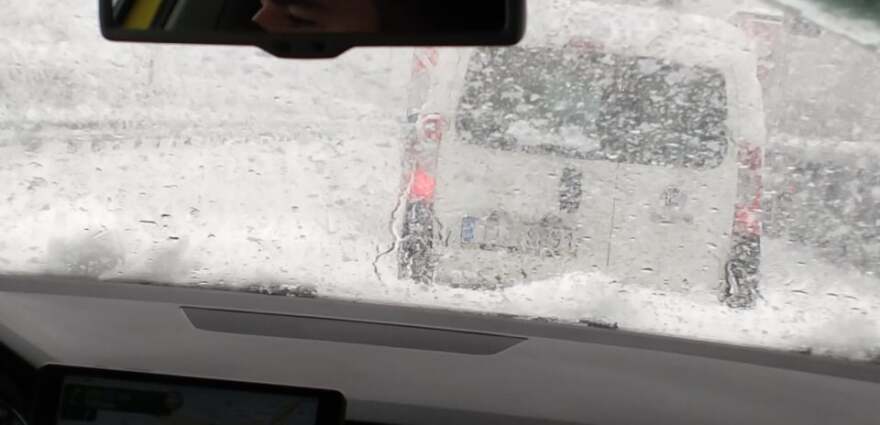 Χάος στην Αττική Οδό με ουρές χιλιομέτρων - Η Πυροσβεστική ζήτησε από την Τροχαία να μειώσει τη ροή των αυτοκινήτων