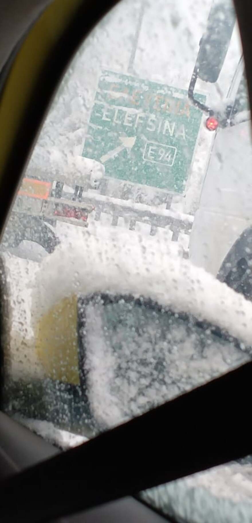 Χάος στην Αττική Οδό με ουρές χιλιομέτρων - Η Πυροσβεστική ζήτησε από την Τροχαία να μειώσει τη ροή των αυτοκινήτων