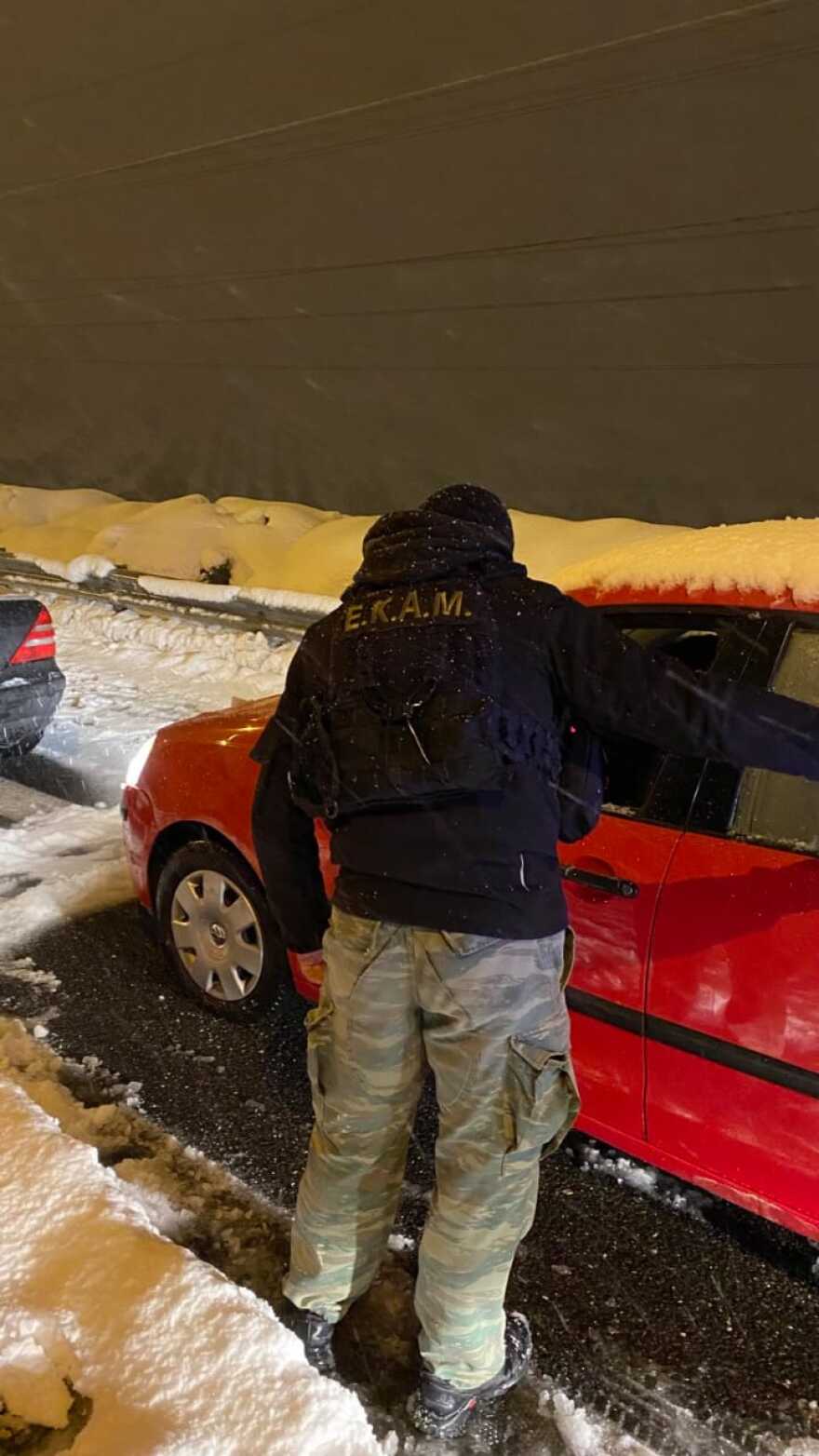 Κακοκαιρία «Ελπίς»: Βγαίνει ο στρατός για τους εγκλωβισμένους οδηγούς στην Αττική Οδό - Εισαγγελική παρέμβαση για το χάος