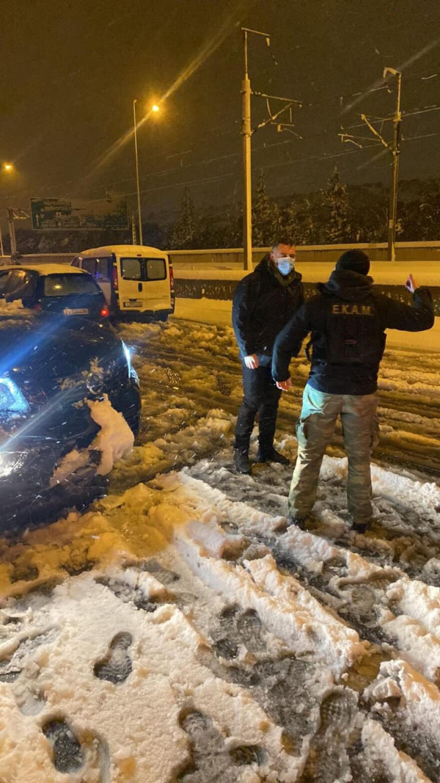 Κακοκαιρία «Ελπίς»: Βγαίνει ο στρατός για τους εγκλωβισμένους οδηγούς στην Αττική Οδό - Εισαγγελική παρέμβαση για το χάος