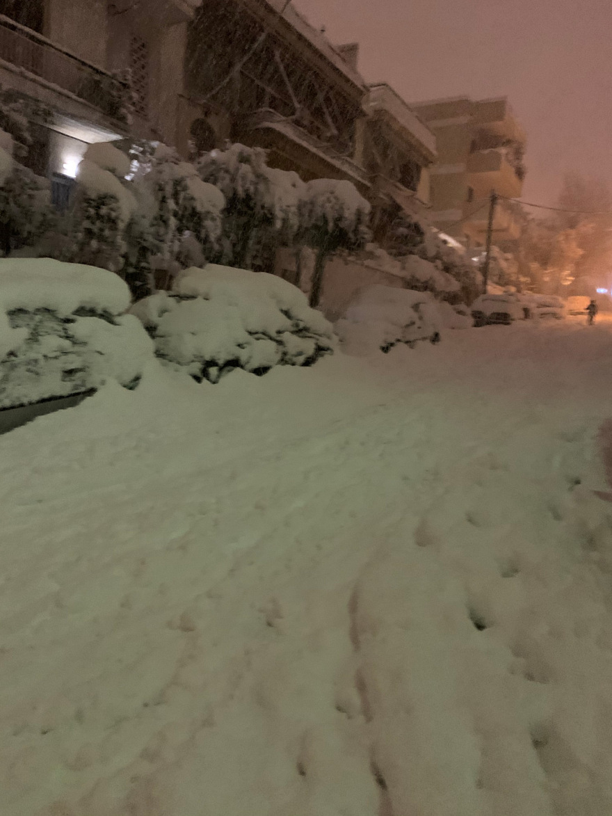 Κακοκαιρία Ελπίς: Μόνο με αλυσίδες την Τρίτη η κυκλοφορία στους δρόμους της Αθήνας - Δείτε πού υπάρχουν προβλήματα